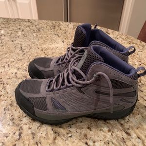 Men’s Columbia hiking shoes 10.5